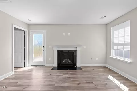 Living - 2129 Campbell Loop, Burlington, NC 27215 photo 4 of 4