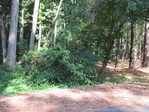 314 Meadow Dr, Fuquay Varina, NC 27526