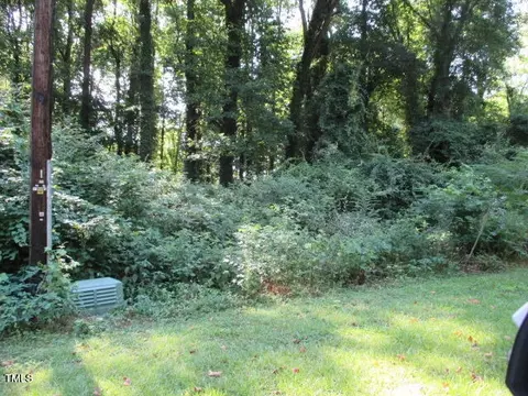 405 Meadow Dr, Fuquay Varina, NC 27526