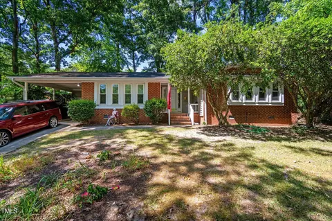 407 Palmer Pl, Cary, NC 27511