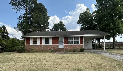 1103 W Pope St, Benson, NC 27504