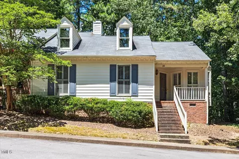 39 Kings Mount Ct, Durham, NC 27701