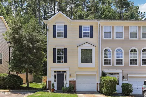 5424 Crabtree Park Ct, Raleigh, NC 27612