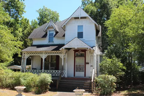 240 Chavasse Ave, Henderson, NC 27536