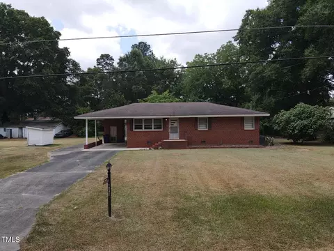 104 E Underwood Ave, Smithfield, NC 27577