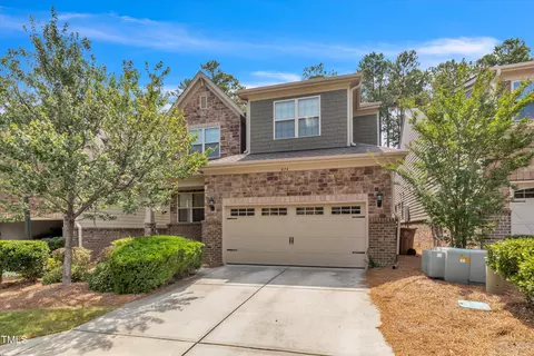 634 Angelica Cir, Cary, NC 27518
