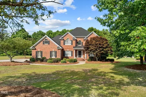135 Huntington Dr, Dunn, NC 28334
