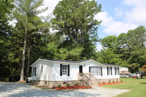 515 W 7th St, Kenly, NC 27542 photo 2