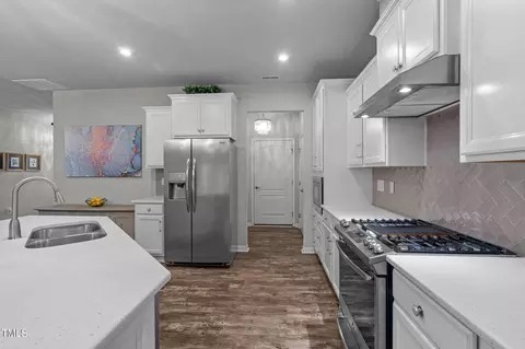 Kitchen - 534 Brunello Dr, Wake Forest, NC 27587 photo 3 of 4