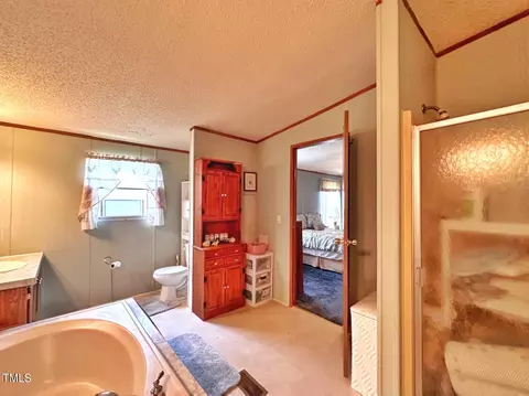 Bath - 2709 Cliffside Dr, Durham, NC 27704 photo 4 of 5