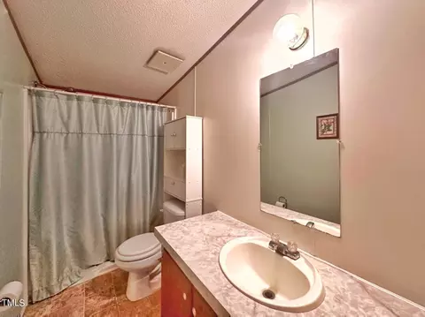 Bath - 2709 Cliffside Dr, Durham, NC 27704 photo 5 of 5