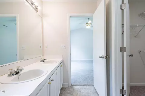 Bath - 604 Quartz Dr, Durham, NC 27703 photo 2 of 3