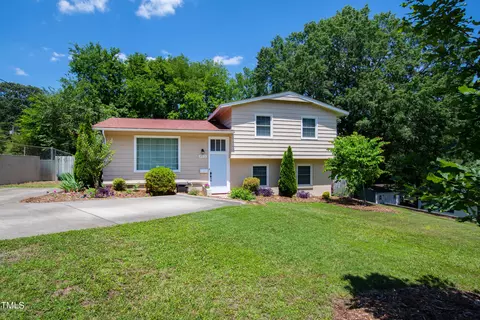 2413 Kennington Rd, Raleigh, NC 27610