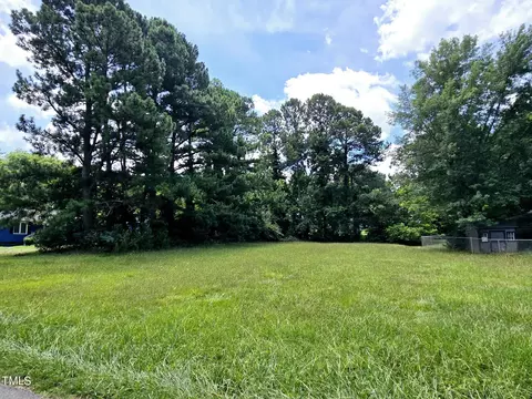 1331 Cloverdale St, Burlington, NC 27217