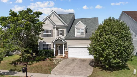 6424 Amber Bluffs Cres, Raleigh, NC 27616