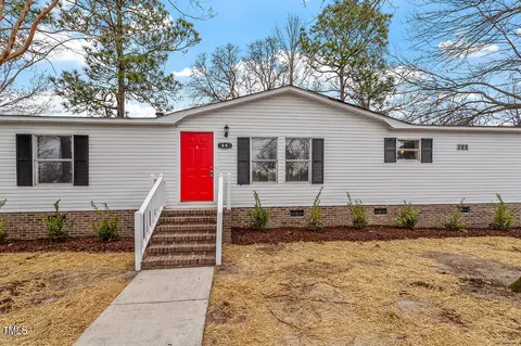 49 Ashley Ct, Spring Lake, NC 28390