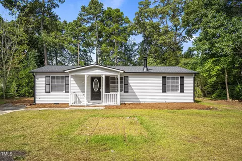 10 Travis Dr, Cameron, NC 28326