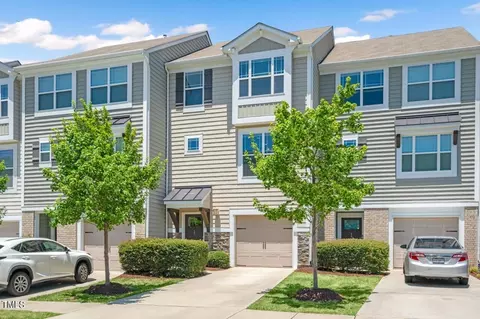17 Prairie View Ct, Durham, NC 27703