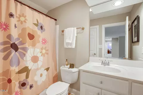 Bath - 5809 Garrett Rd, Durham, NC 27707 photo 4 of 5