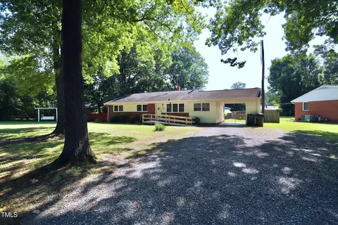 704 Lynnwood Dr, Burlington, NC 27215