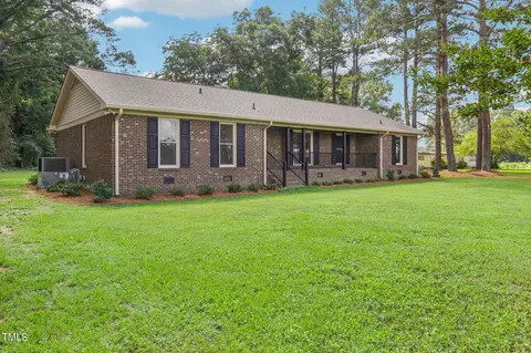 286 Loften Rd, Newton Grove, NC 28366