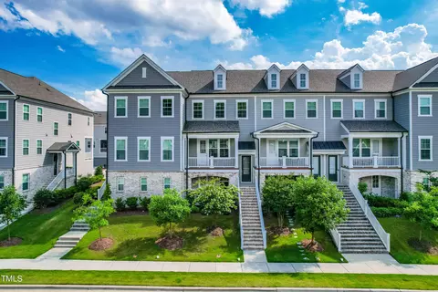 142 Mazarin Ln, Cary, NC 27519