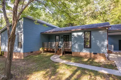 3221 Oxford Dr, Durham, NC 27707