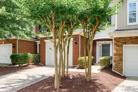 525 Perrault Dr, Morrisville, NC 27560