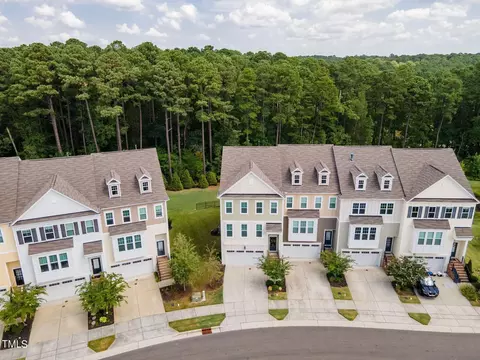 624 Edgewater Ridge Ct, Apex, NC 27523