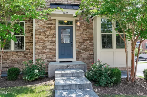 1027 Drayman Pl, Apex, NC 27502 photo 2