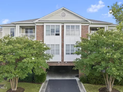 526 Waterford Lake Dr, Cary, NC 27519