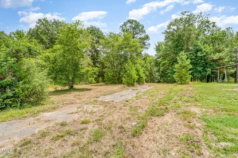 3022 Tar River Rd, Oxford, NC 27565