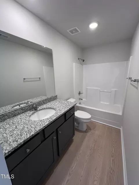 Bath - 184 Grace Ridge Ct, Benson, NC 27504 photo 2 of 2