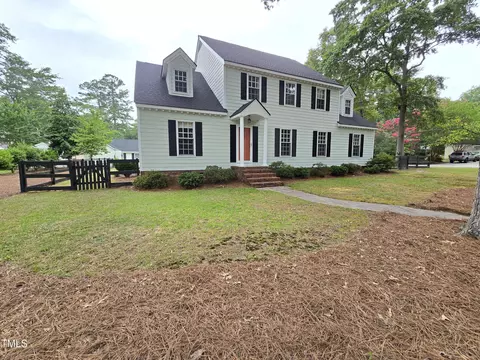 1202 Chestnut Dr, Smithfield, NC 27577 photo 4