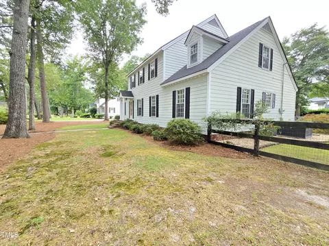 1202 Chestnut Dr, Smithfield, NC 27577 photo 3