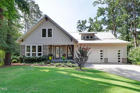 59 Lakeview Dr, Whispering Pines, NC 28327