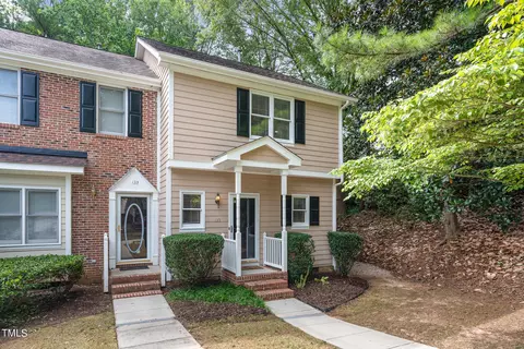 135 Charter Ct, Cary, NC 27511