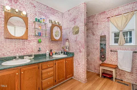 Bath - 1575 Honeycutt Rd, Willow Spring, NC 27592 photo 1 of 3