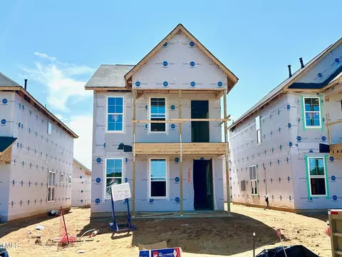 27 Pear Blossom Pkwy #90, Clayton, NC 27520