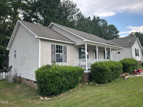 632 Avondale Dr, Clayton, NC 27520