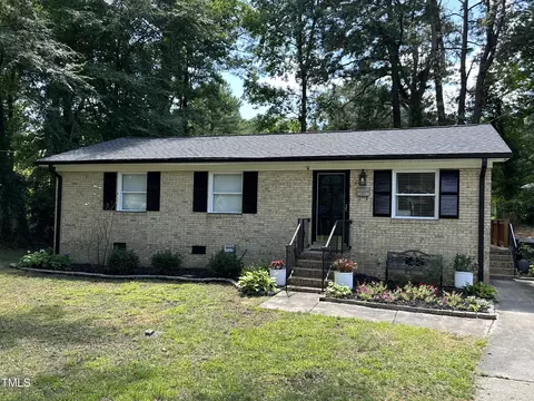 2932 Driftwood Dr, Durham, NC 27707