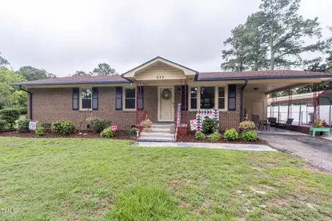 222 Rollingwood Dr, Dudley, NC 28333