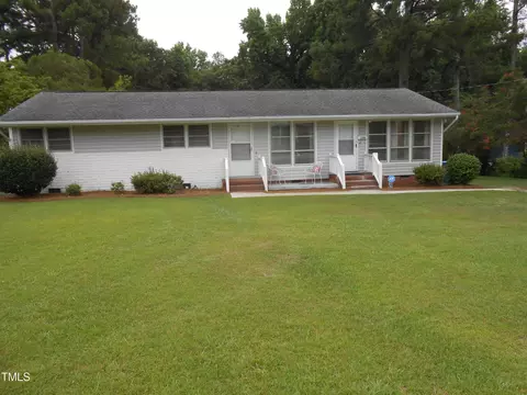 1105 W Cole St, Dunn, NC 28334