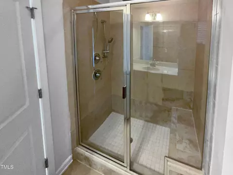 Bath - 54 Pocono Dr, Durham, NC 27705 photo 3 of 3