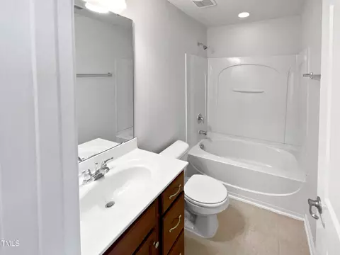 Bath - 54 Pocono Dr, Durham, NC 27705 photo 1 of 3