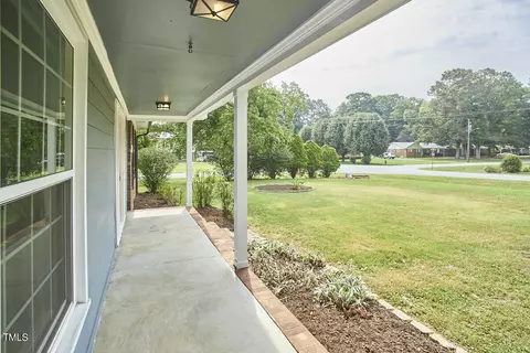 1502 Cassandra Dr, Durham, NC 27712 photo 6