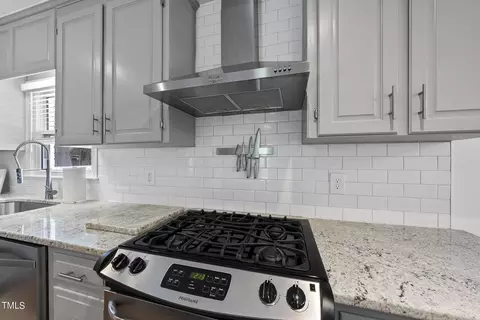512 E Millbrook Rd, Raleigh, NC 27609 photo 8