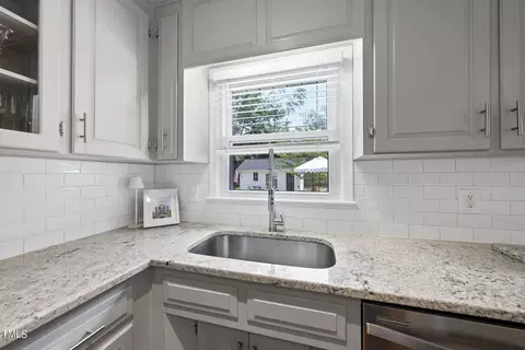 512 E Millbrook Rd, Raleigh, NC 27609 photo 9