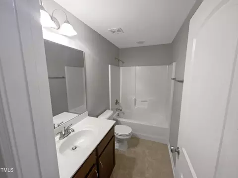 Bath - 415 Oak Forest View Ln, Wake Forest, NC 27587 photo 4 of 7