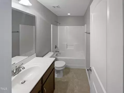 Bath - 415 Oak Forest View Ln, Wake Forest, NC 27587 photo 5 of 7